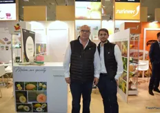 Santiago Pérez  (director general) y Pablo Pérez (Plant Breeder) en el stand de la empresa valenciana Intersemillas.